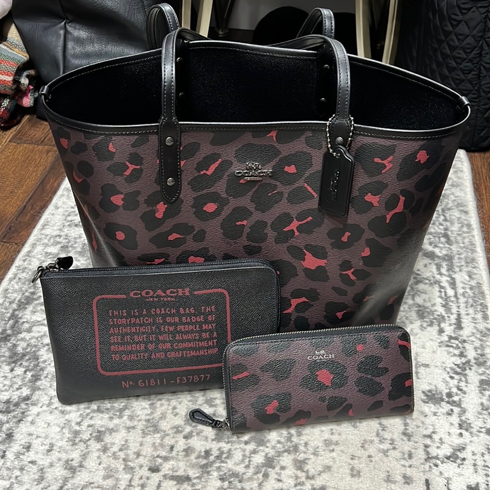 Large Coach Tote with makeup bag and large wallet
